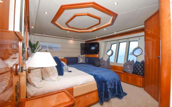 Image of INDULGE II yacht #12