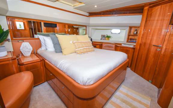 Image of INDULGE II yacht #14