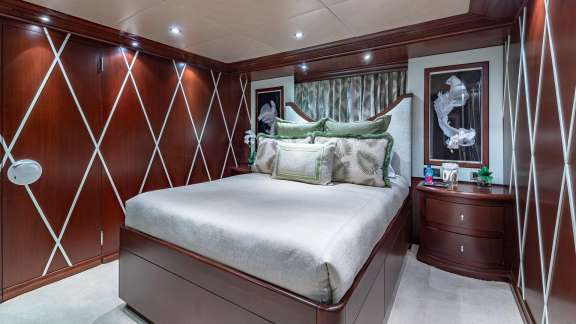 Image of FORTITUDE yacht #11