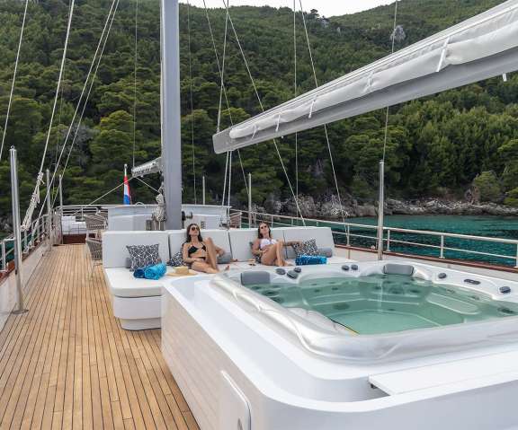 Image of Nocturno yacht #4