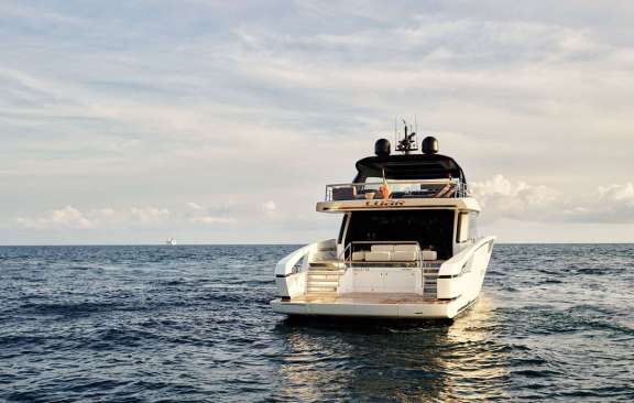 Image of LUAR yacht #4