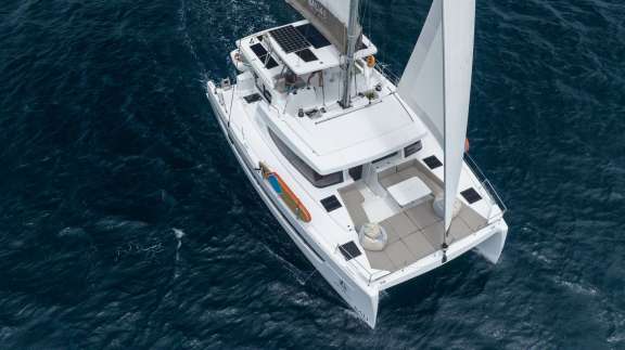 Image of BLUE HORIZON yacht #17
