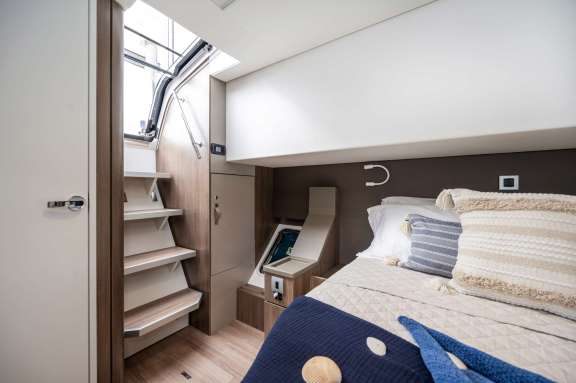 Image of BLUE HORIZON yacht #6