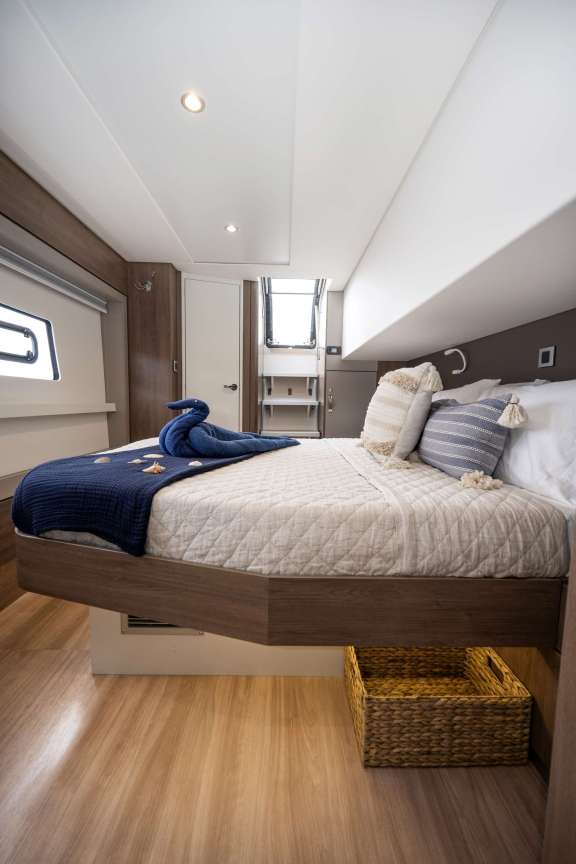 Image of BLUE HORIZON yacht #8