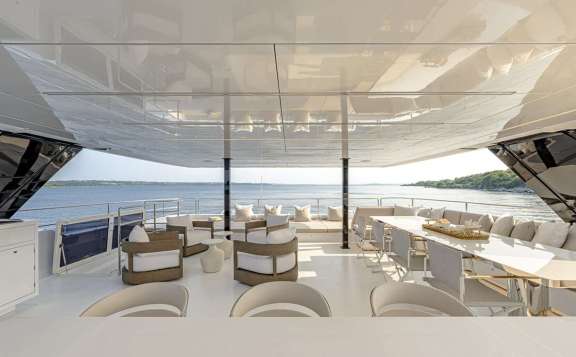 Spacious Bridge Deck Dining