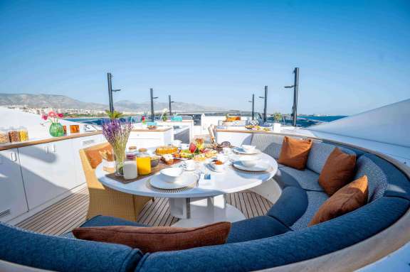 Sundeck table
