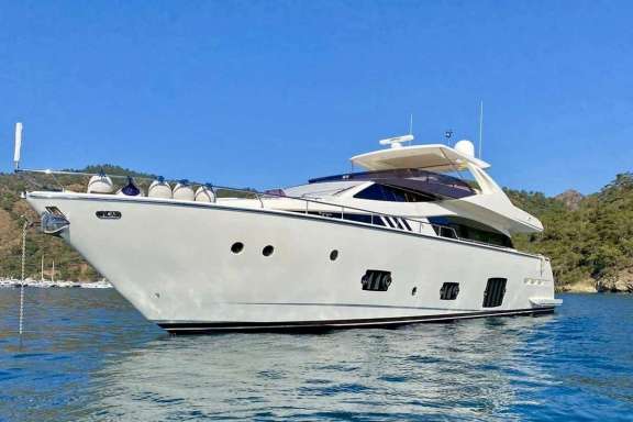 Image of REINE DES COEURS yacht #16