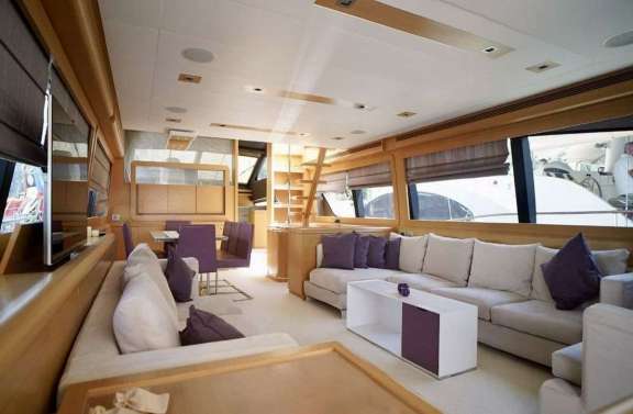 Image of REINE DES COEURS yacht #2