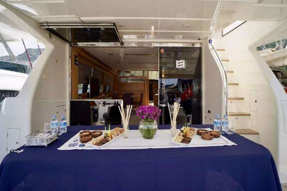 Image of REINE DES COEURS yacht #5