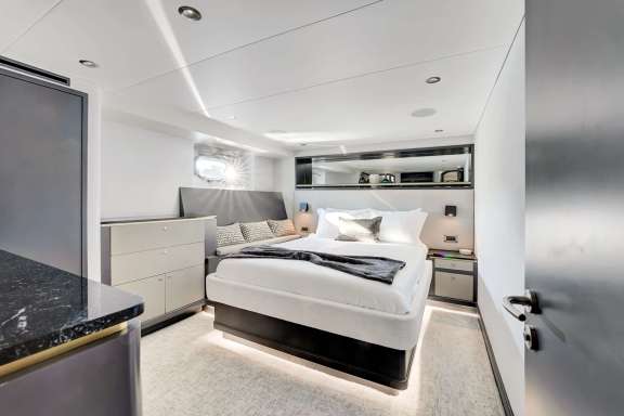 Queen Guest Stateroom