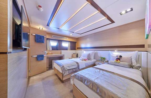 Image of OMNIA yacht #9