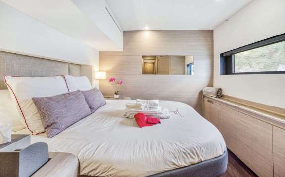Image of INDULGENCE yacht #16