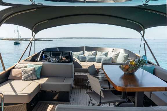 Image of Ammonite yacht #14