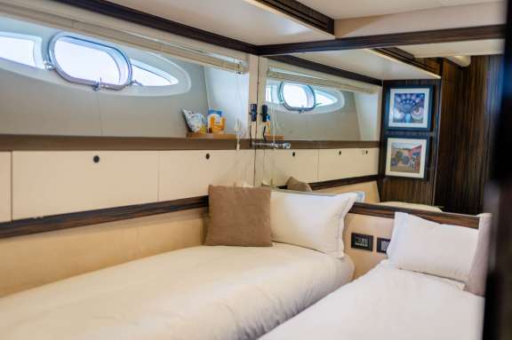Image of Ammonite yacht #8