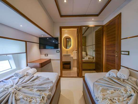 Image of FLOKI yacht #9