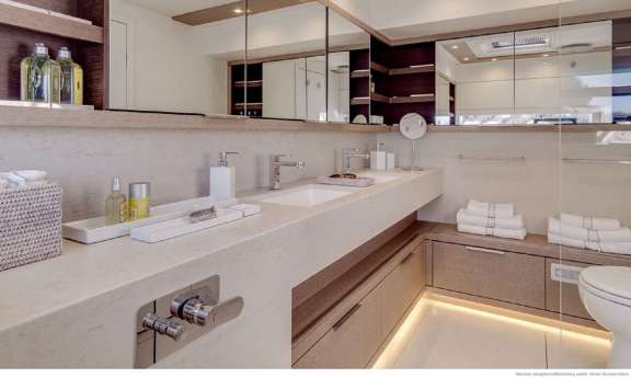 Master cabin bathroom n°1