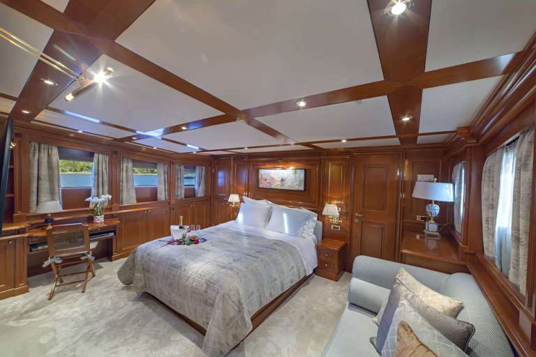Image of AQUILA yacht #6