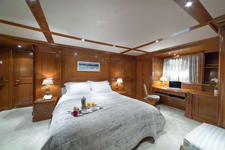 Image of AQUILA yacht #8