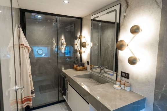 Image of NORTH WIND yacht #14