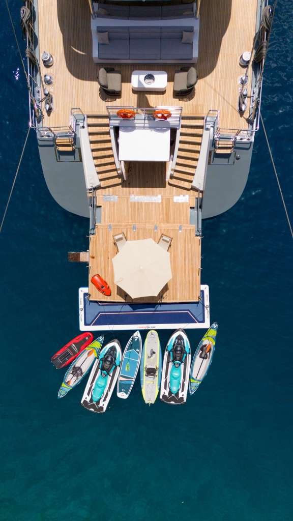 Image of NORTH WIND yacht #18