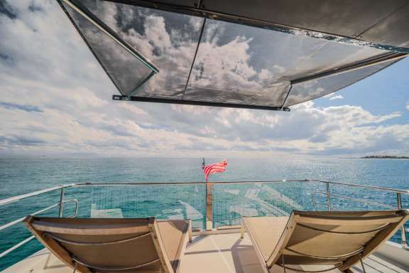 Flybridge Sunlounge