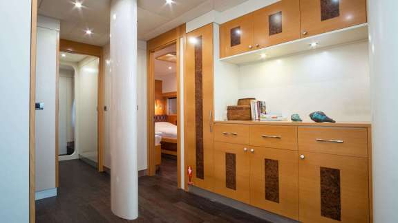 Image of TIGRA yacht #9