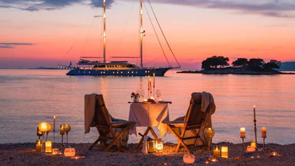 Image of AURUM SKY yacht #16