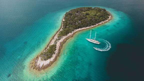 Image of AURUM SKY yacht #2