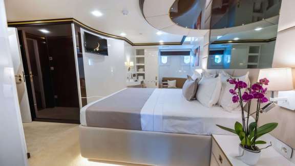 Image of AURUM SKY yacht #6