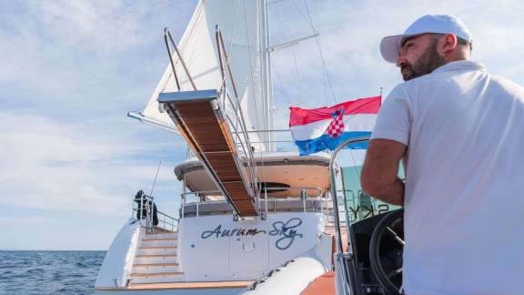 Image of AURUM SKY yacht #9