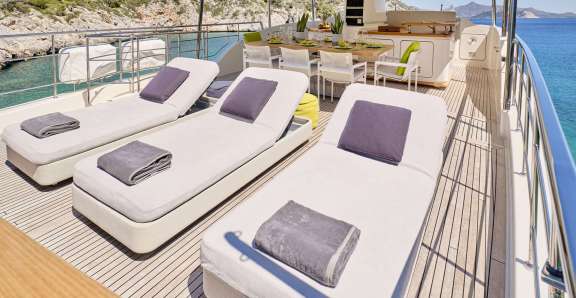 Upper Deck Aft Sunbeds