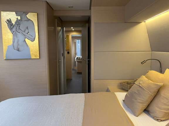Guest cabin