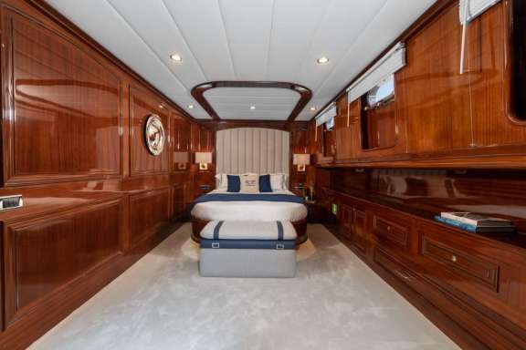Image of PERFORMANCE FEE yacht #8