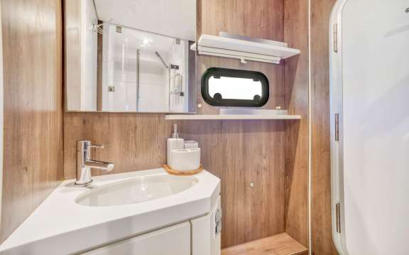 Image of PERMABEAR yacht #17