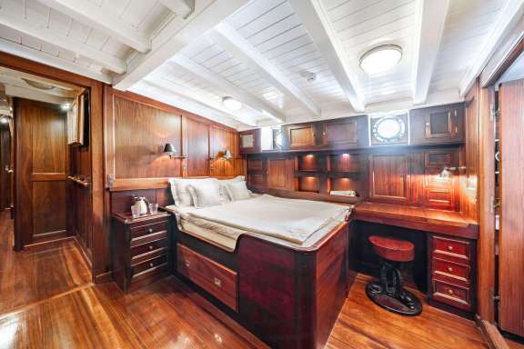 TRINAKRIA - Double Stateroom