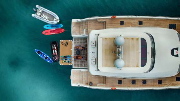 Image of CRAZY HORSE yacht #19