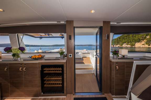 Image of OCEAN LOUNGE yacht #13