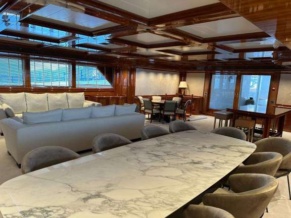 The dining table is situated on the forward port side so allowing a smooth transition between relaxing areas and dining