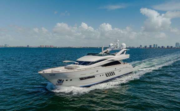 Image of 95 DOMINATOR yacht #10