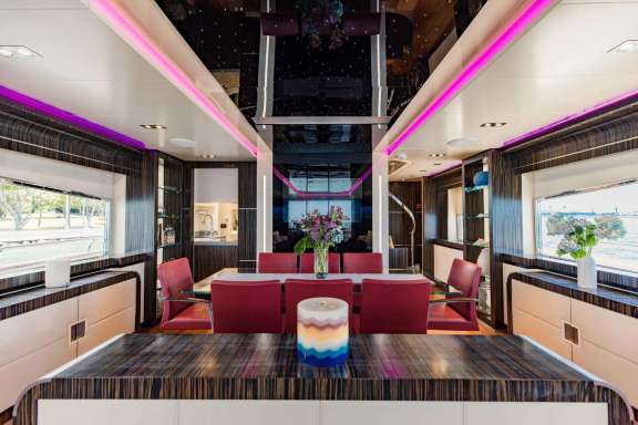 Image of 95 DOMINATOR yacht #2