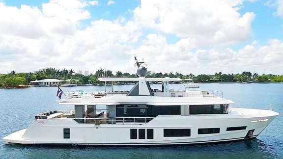 Image of CYRA yacht #4