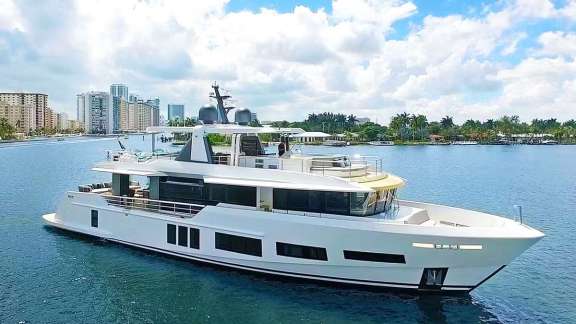 Image of CYRA yacht #5