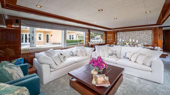 Main Salon looking forward