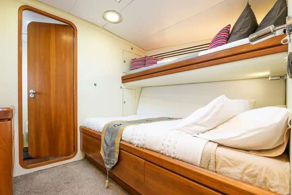 Image of OCEAN PHOENIX yacht #6