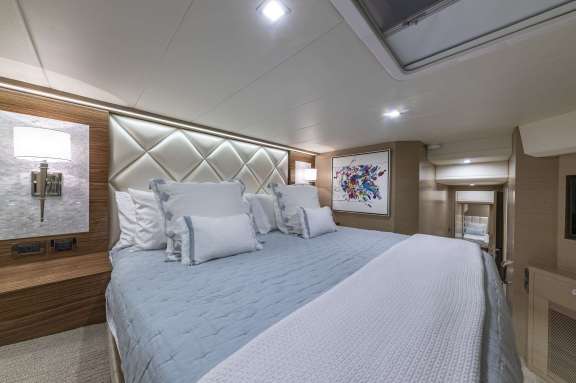 Queen VIP Stateroom