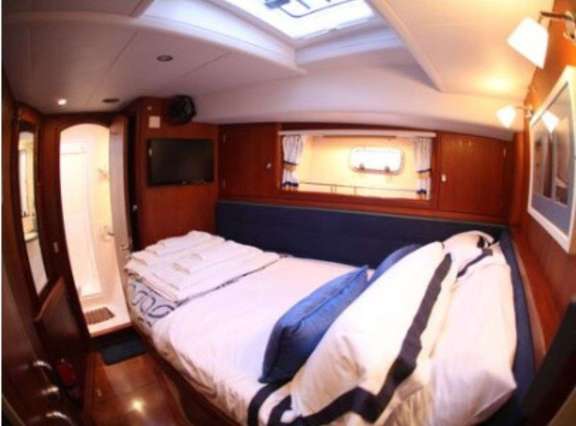 Queen Guest Cabin