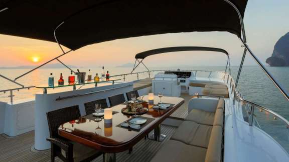 Image of Mia Kai yacht #19