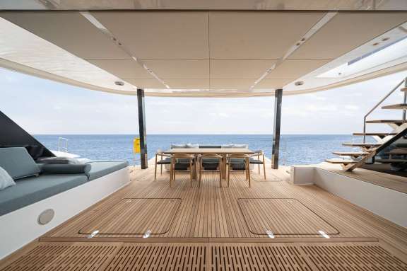 Cockpit / Outdoor Dining Area