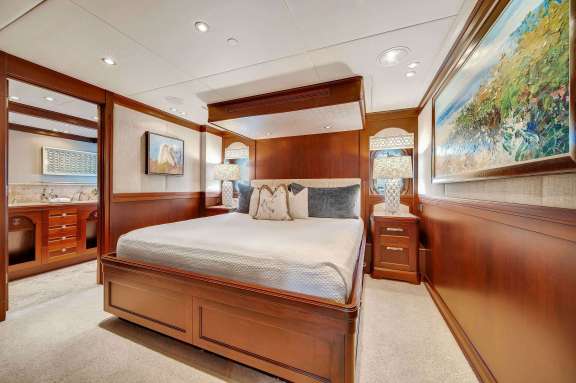Port Aft Queen