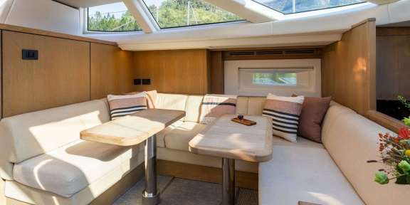 Image of CHAMPAGNE HIPPY yacht #9